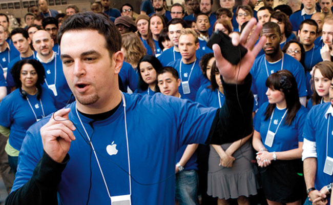 apple store employee uniform