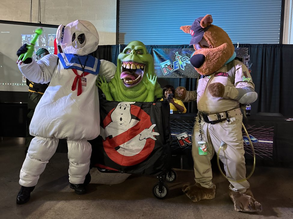 Deadpool x Ghostbuster and Scooby-Doo x Ghostbuster Cosplays with Slimer