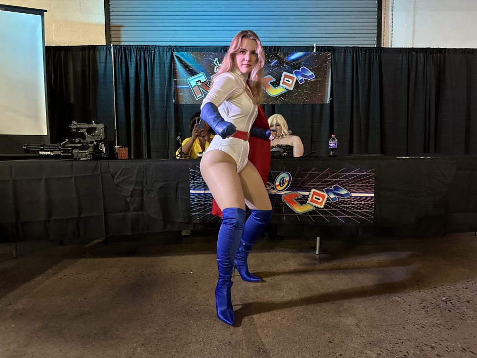 Power Girl Cosplay