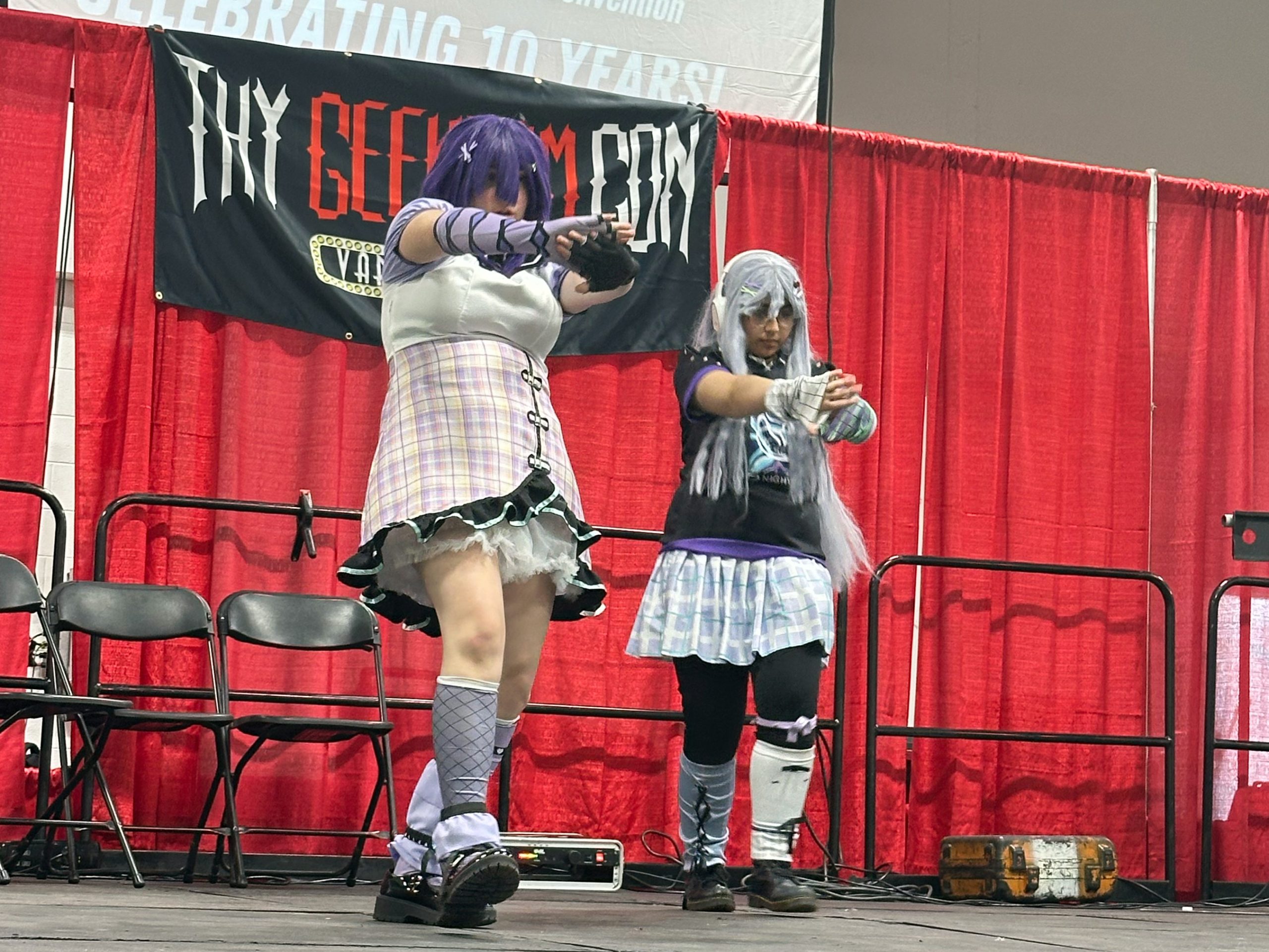 Kanade Yoisaki and Mafuya Cosplay from Project Sekai: Colorful Stage