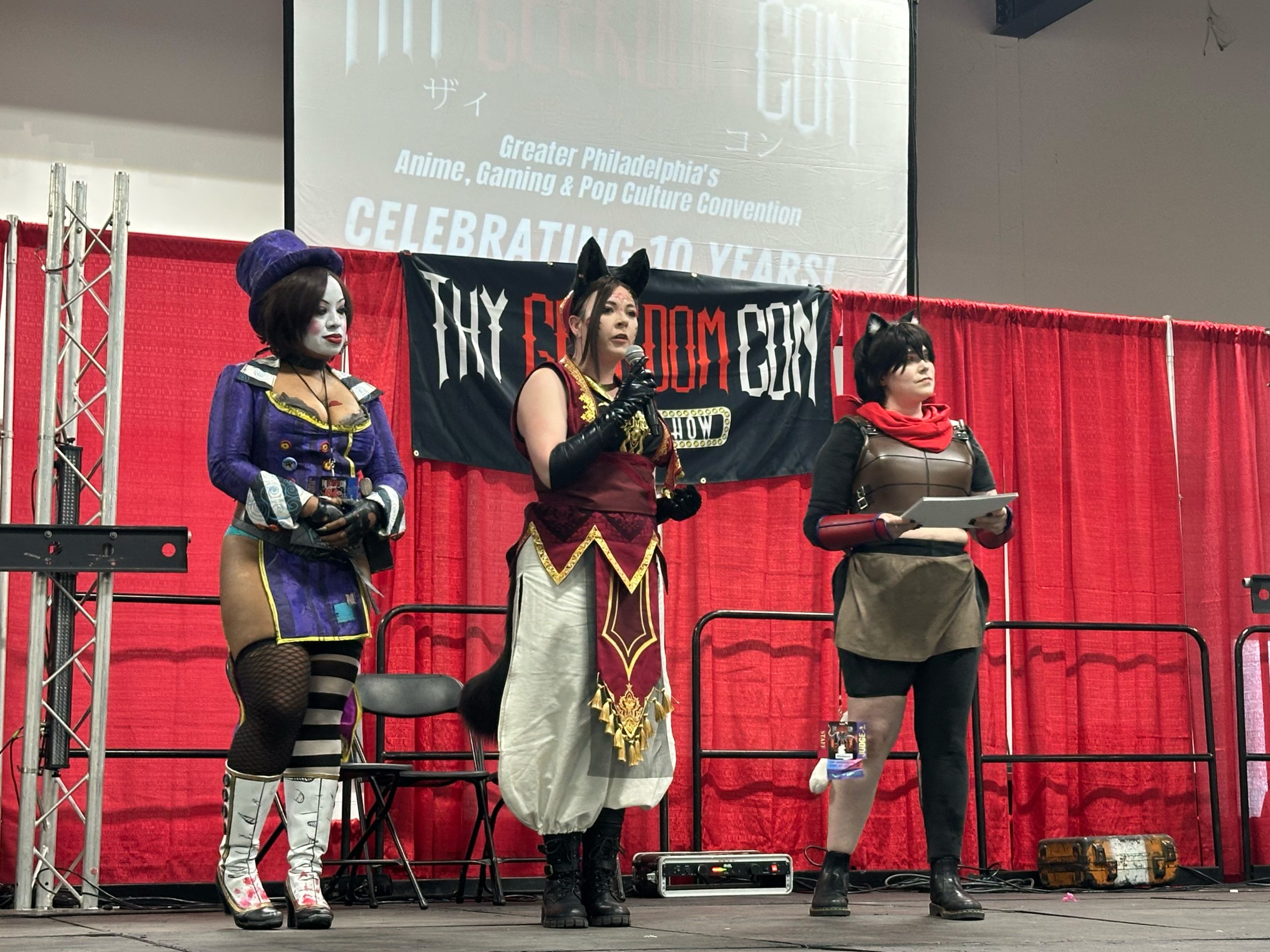Mad Moxxi and Izutsumi Cosplay