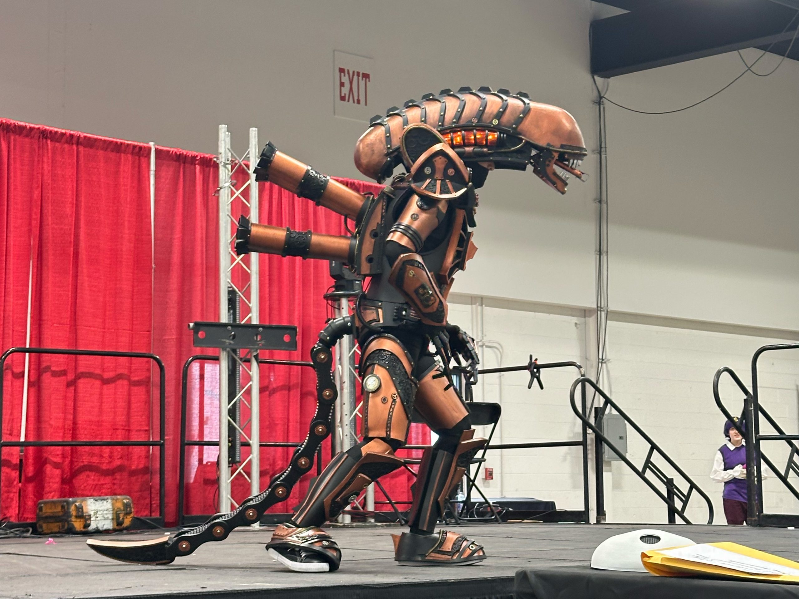 Steampunk Alien Cosplay